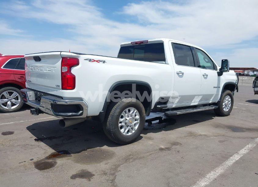 Photo 4 of 2021 Chevrolet Silverado 3500HD 4WD STANDARD BED LTZ (VIN 1GC4YUEY1MF162268)