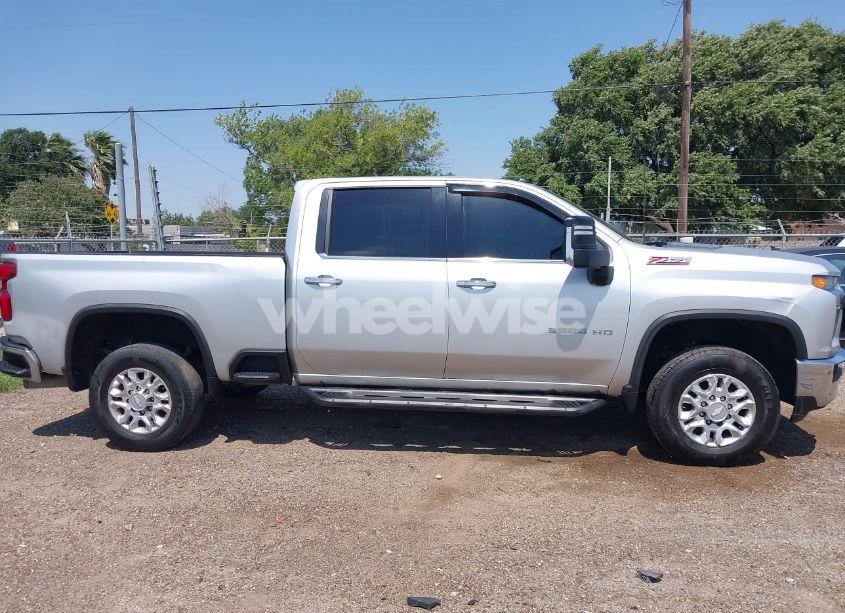 Photo 16 of 2020 Chevrolet Silverado 3500HD 4WD STANDARD BED LTZ (VIN 1GC4YUEY3LF184769)