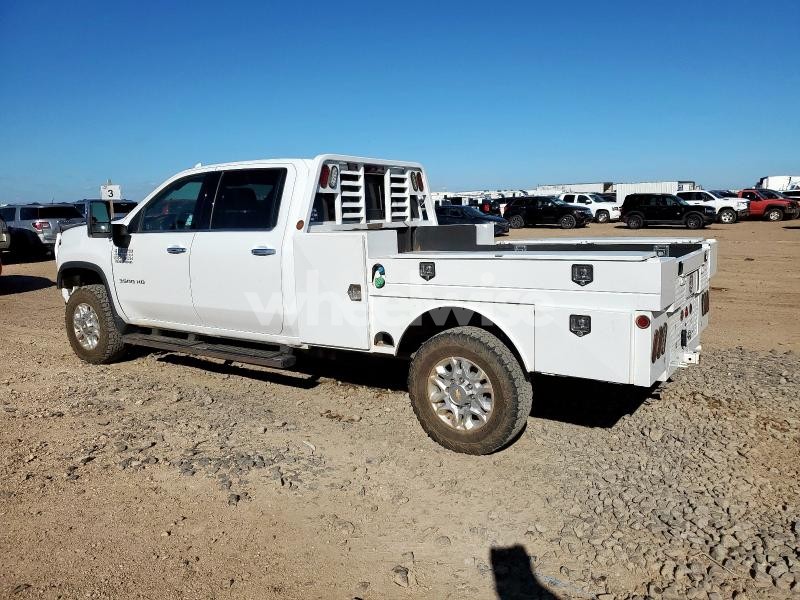 Photo 5 of 2021 CHEVROLET SILVERADO K3500 LTZ (VIN 1GC4YUEY7MF128142)
