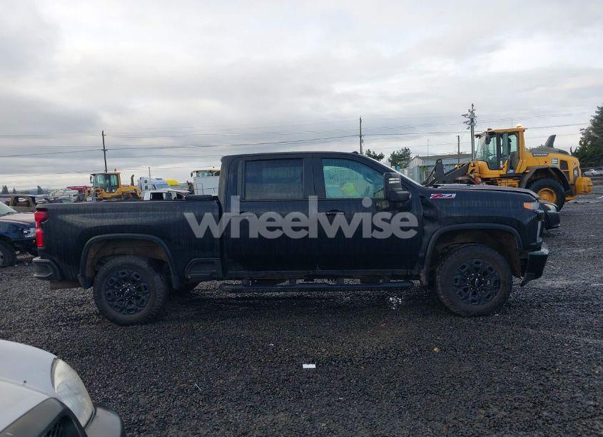 Photo 15 of 2022 Chevrolet Silverado 3500HD 4WD STANDARD BED LTZ (VIN 1GC4YUEY8NF236531)