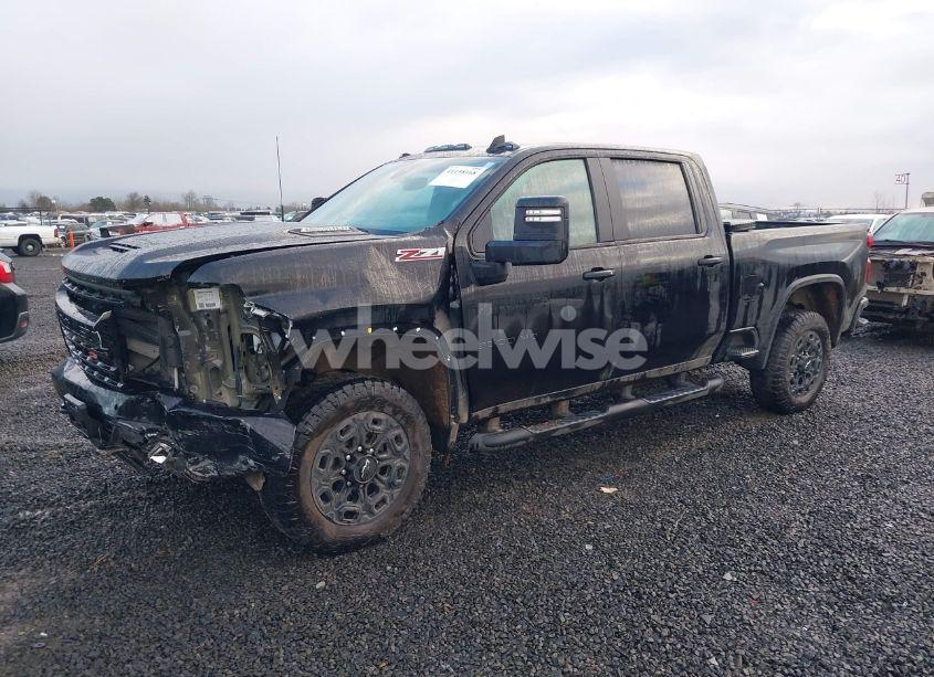 Photo 2 of 2022 Chevrolet Silverado 3500HD 4WD STANDARD BED LTZ (VIN 1GC4YUEY8NF236531)
