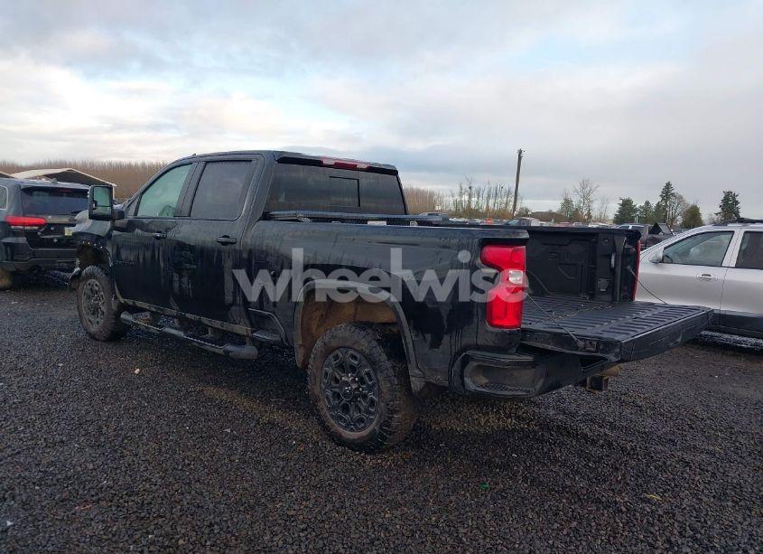Photo 3 of 2022 Chevrolet Silverado 3500HD 4WD STANDARD BED LTZ (VIN 1GC4YUEY8NF236531)