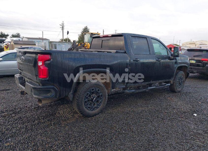 Photo 4 of 2022 Chevrolet Silverado 3500HD 4WD STANDARD BED LTZ (VIN 1GC4YUEY8NF236531)