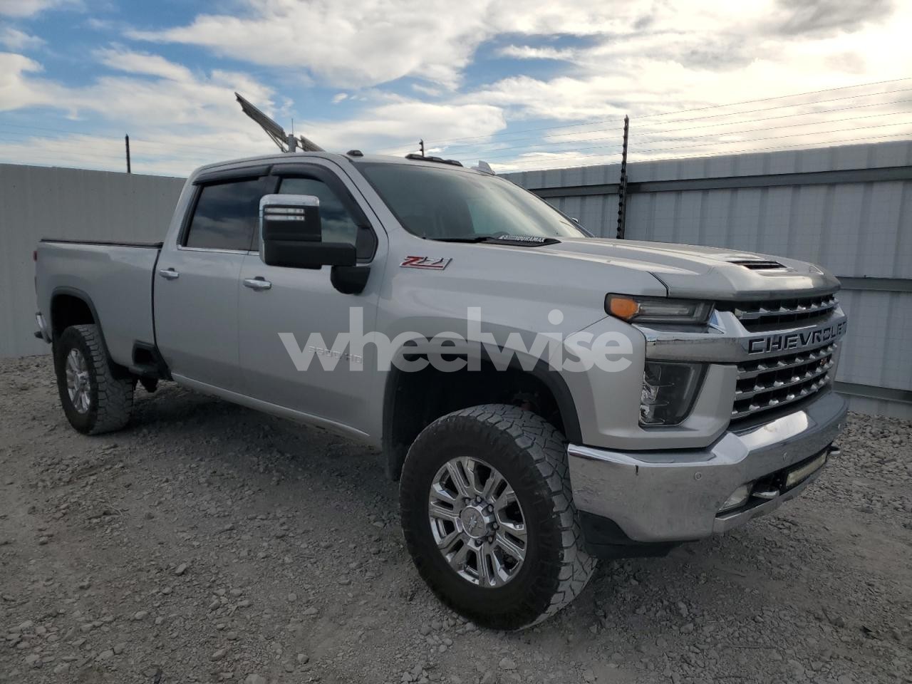 Photo 4 of 2020 CHEVROLET SILVERADO K3500 LTZ (VIN 1GC4YUEYXLF190763)