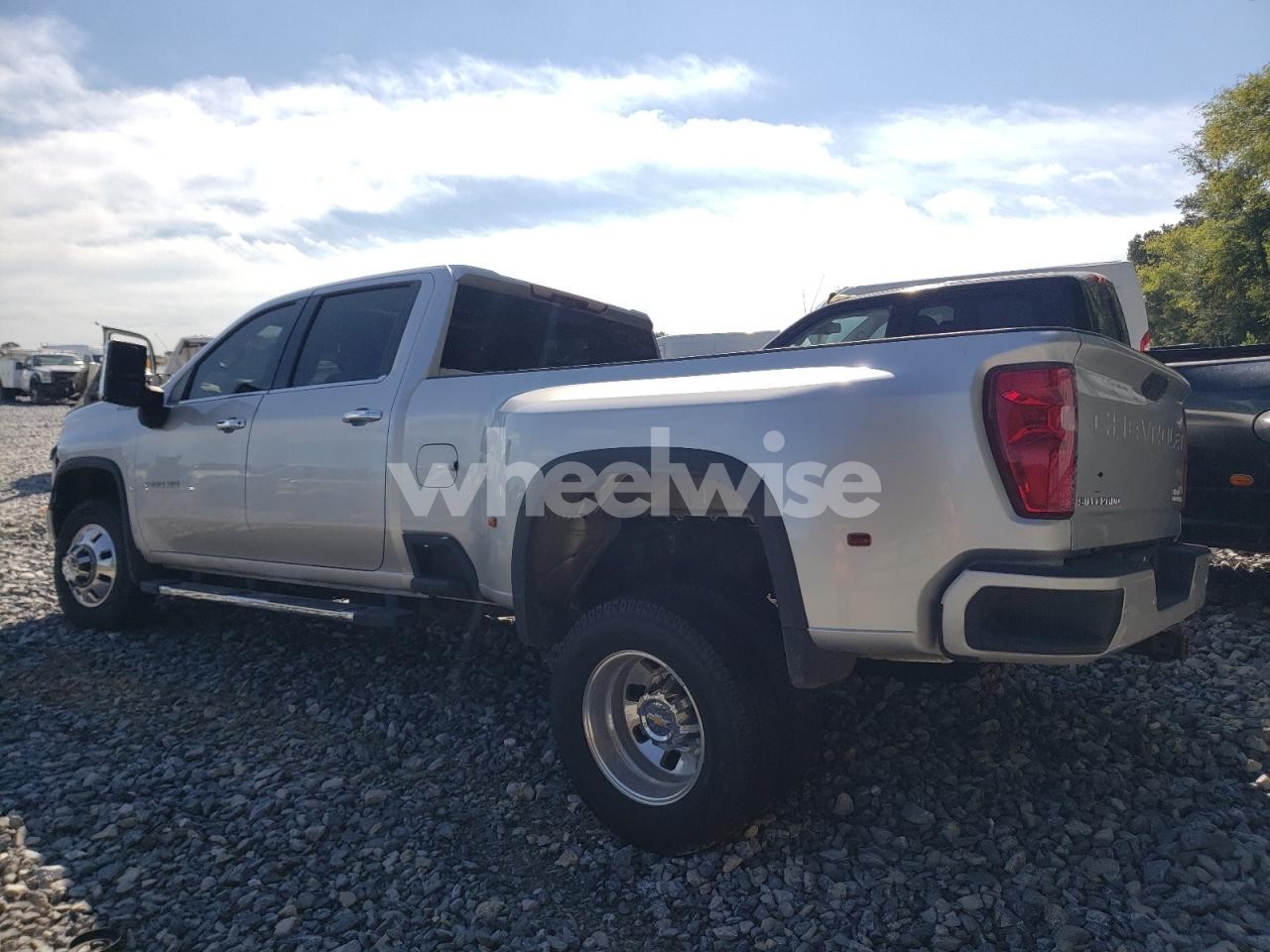 Photo 2 of 2022 CHEVROLET SILVERADO K3500 HIGH COUNTRY (VIN 1GC4YVEY0NF294025)