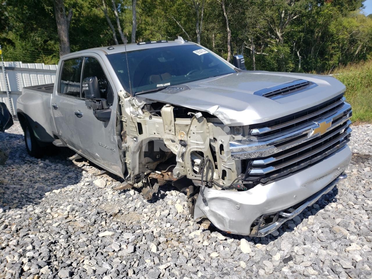 Photo 4 of 2022 CHEVROLET SILVERADO K3500 HIGH COUNTRY (VIN 1GC4YVEY0NF294025)