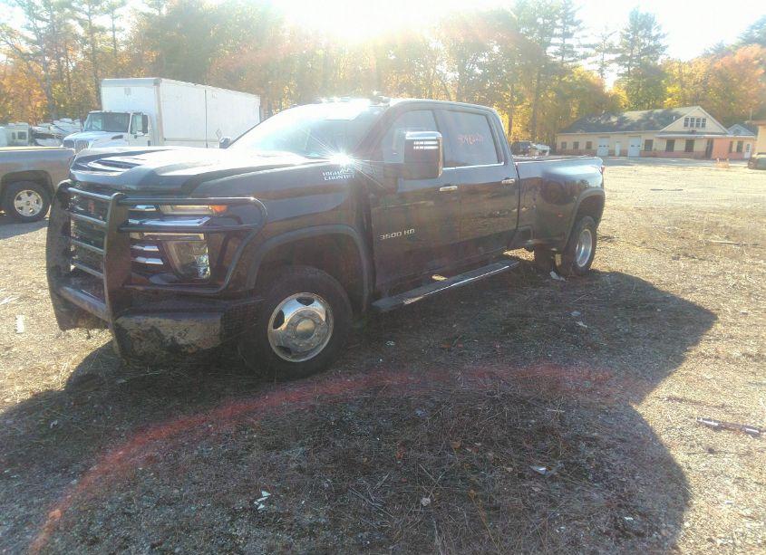 Photo 2 of 2022 Chevrolet Silverado 3500HD 4WD LONG BED HIGH COUNTRY (VIN 1GC4YVEY3NF311576)