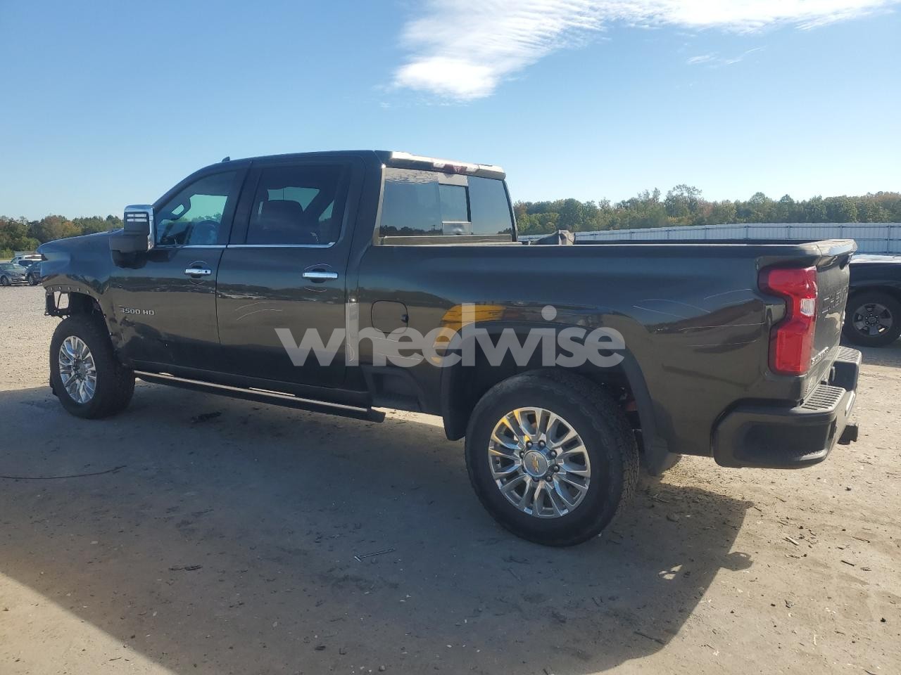 Photo 2 of 2022 CHEVROLET SILVERADO K3500 HIGH COUNTRY (VIN 1GC4YVEY5NF324281)