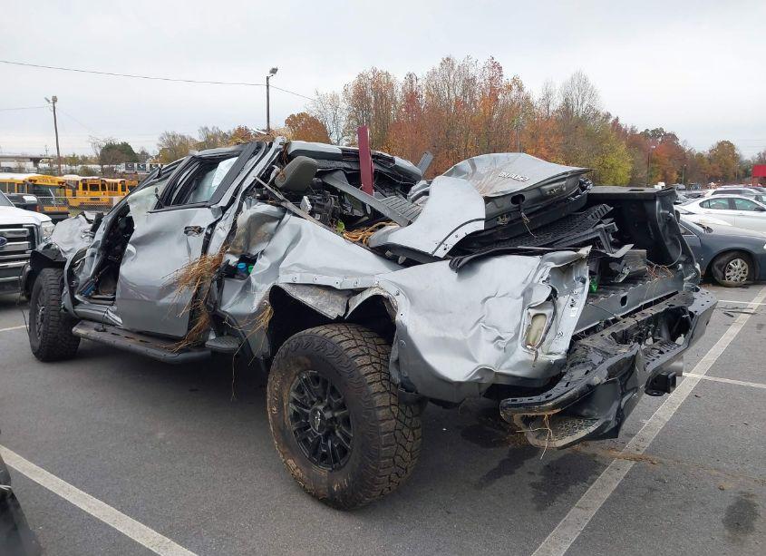 Photo 3 of 2024 Chevrolet Silverado 2500HD 4WD STANDARD BED ZR2 (VIN 1GC4YYEY3RF408106)
