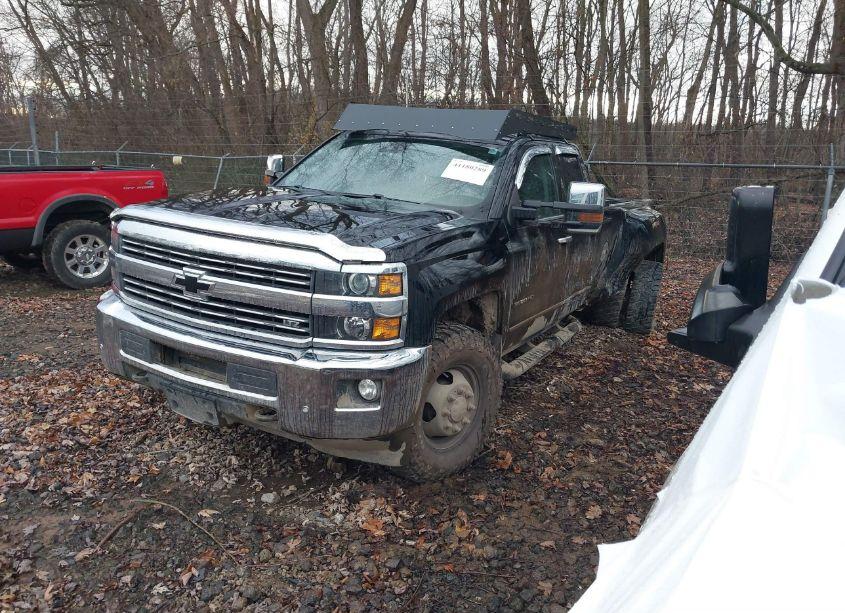 Photo 2 of 2017 Chevrolet Silverado 3500HD LTZ (VIN 1GC5K0EG0HZ168704)