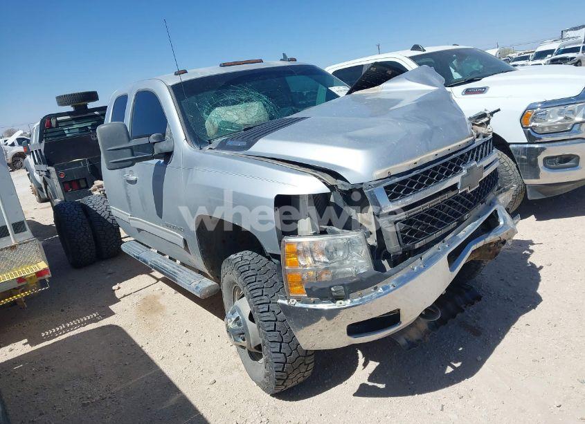 Photo 13 of 2013 Chevrolet Silverado 3500HD LTZ (VIN 1GC5K1C89DZ327635)