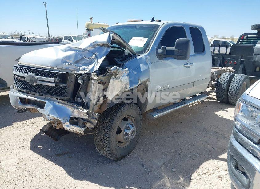 Photo 2 of 2013 Chevrolet Silverado 3500HD LTZ (VIN 1GC5K1C89DZ327635)