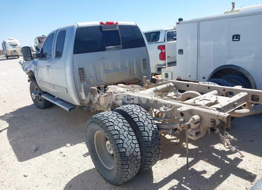 Photo 3 of 2013 Chevrolet Silverado 3500HD LTZ (VIN 1GC5K1C89DZ327635)