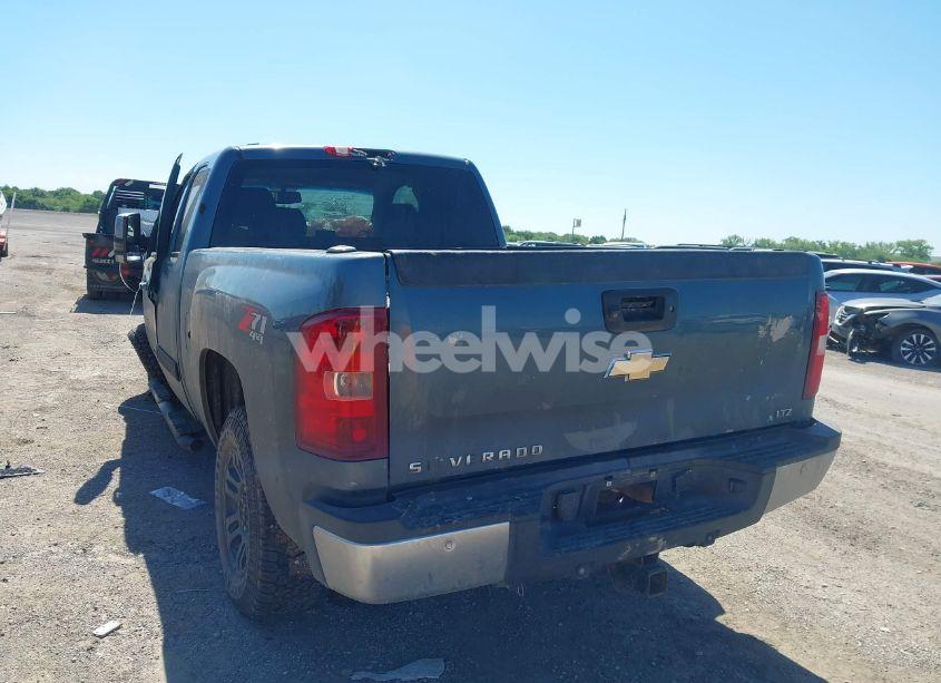 Photo 3 of 2010 Chevrolet Silverado 2500HD LTZ (VIN 1GC5KYBG1AZ233603)