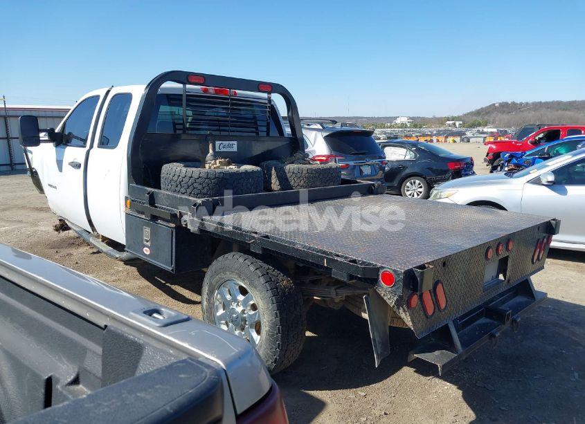 Photo 3 of 2011 Chevrolet Silverado 3500HD WORK TRUCK (VIN 1GC5KZC87BZ440690)