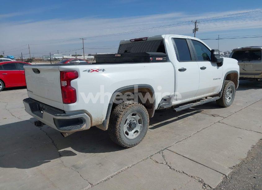 Photo 4 of 2022 Chevrolet Silverado 2500HD 4WD DOUBLE CAB STANDARD BED WT (VIN 1GC5YLE73NF286095)
