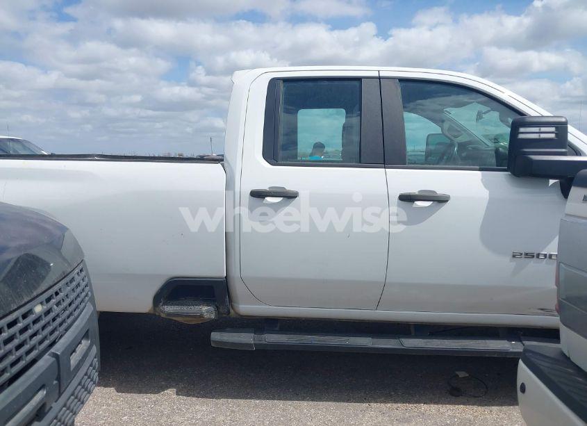 Photo 13 of 2020 Chevrolet Silverado 2500HD 4WD DOUBLE CAB LONG BED WT (VIN 1GC5YLE76LF255971)