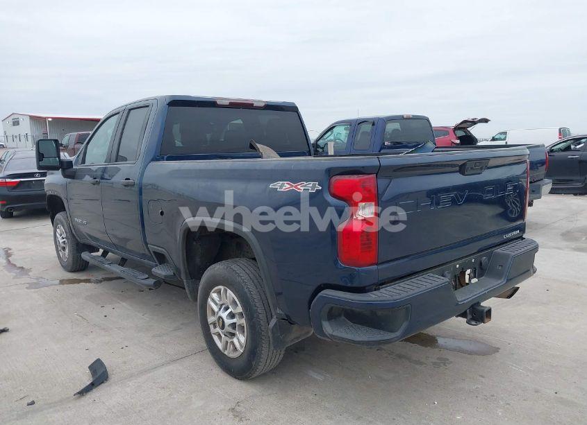Photo 3 of 2021 Chevrolet Silverado 2500HD 4WD STANDARD BED WT (VIN 1GC5YLE76MF132656)