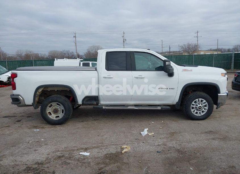 Photo 13 of 2022 Chevrolet Silverado 2500HD 4WD DOUBLE CAB STANDARD BED LT (VIN 1GC5YNE72NF331703)