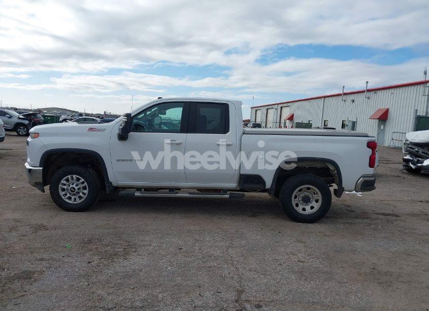 Photo 14 of 2022 Chevrolet Silverado 2500HD 4WD DOUBLE CAB STANDARD BED LT (VIN 1GC5YNE72NF331703)