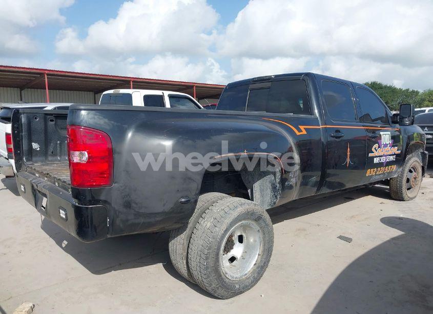 Photo 3 of 2010 Chevrolet Silverado 3500HD LTZ (VIN 1GC7C1B67AF119675)
