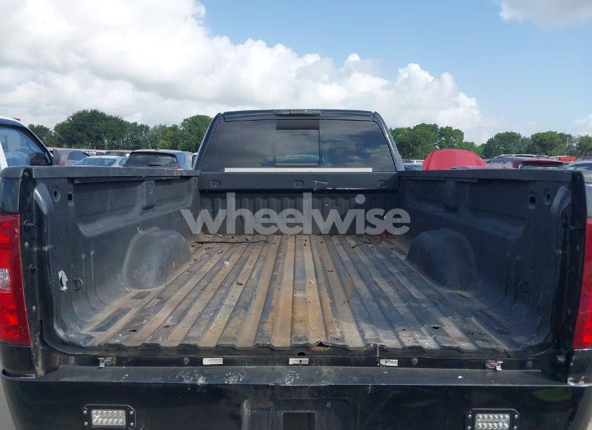 Photo 8 of 2010 Chevrolet Silverado 3500HD LTZ (VIN 1GC7C1B67AF119675)