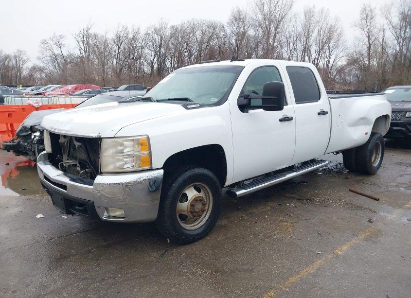 Photo 2 of 2010 Chevrolet Silverado 3500HD LT (VIN 1GC7K0B68AF103286)