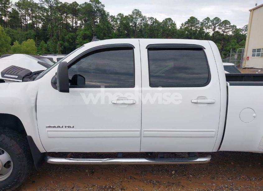 Photo 15 of 2010 Chevrolet Silverado 3500HD LTZ (VIN 1GC7K1B67AF130176)