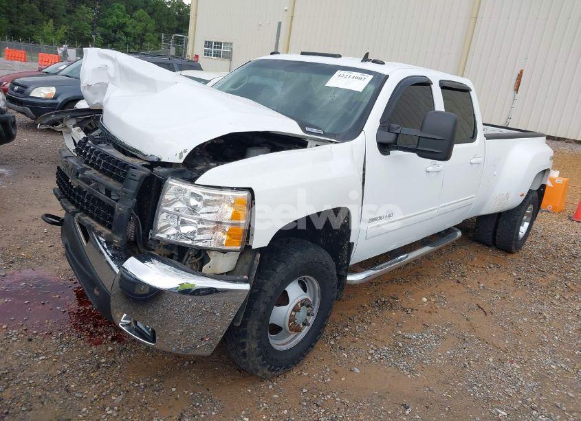 Photo 2 of 2010 Chevrolet Silverado 3500HD LTZ (VIN 1GC7K1B67AF130176)