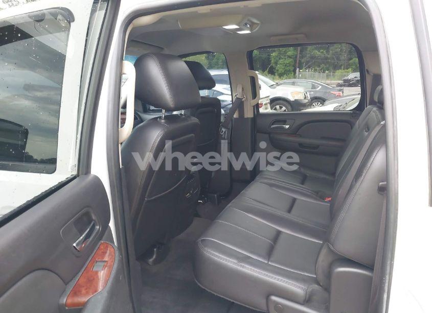 Photo 6 of 2010 Chevrolet Silverado 3500HD LTZ (VIN 1GC7K1B67AF130176)