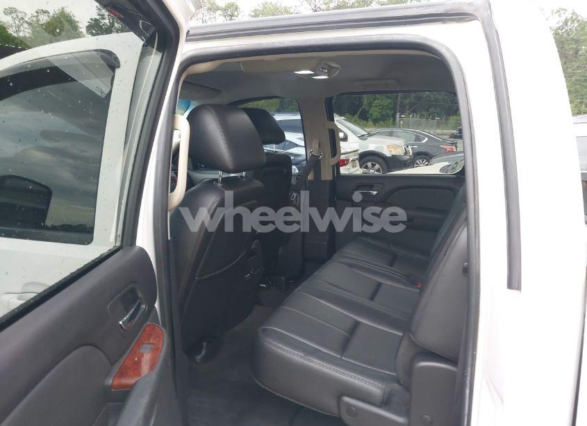 Photo 7 of 2010 Chevrolet Silverado 3500HD LTZ (VIN 1GC7K1B67AF130176)