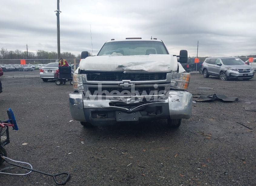 Photo 13 of 2010 Chevrolet Silverado 3500HD WORK TRUCK (VIN 1GC7KZB61AF132875)