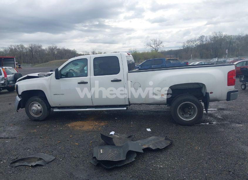 Photo 15 of 2010 Chevrolet Silverado 3500HD WORK TRUCK (VIN 1GC7KZB61AF132875)