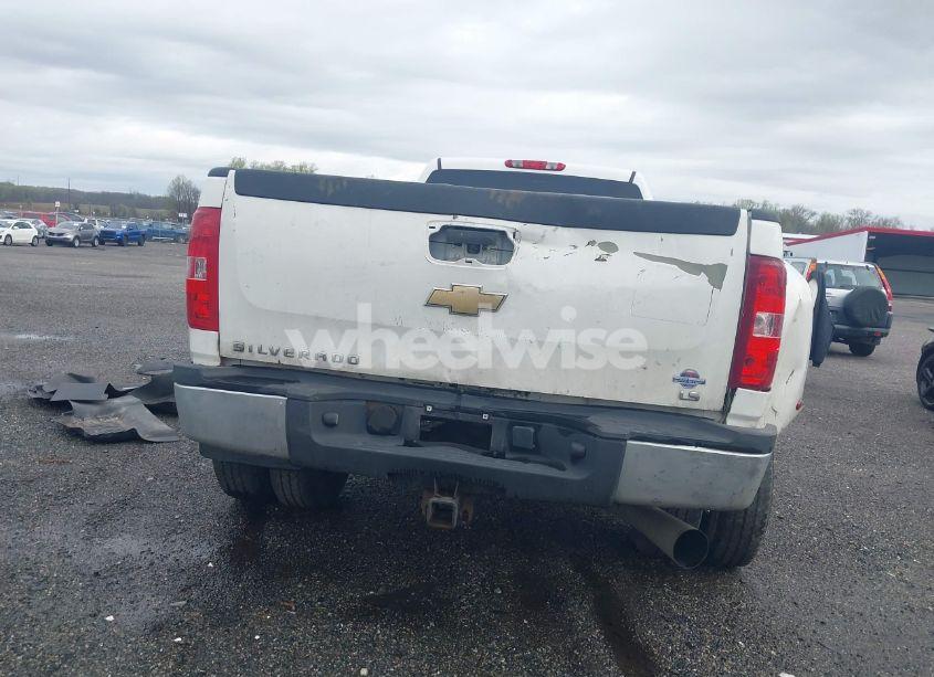 Photo 16 of 2010 Chevrolet Silverado 3500HD WORK TRUCK (VIN 1GC7KZB61AF132875)