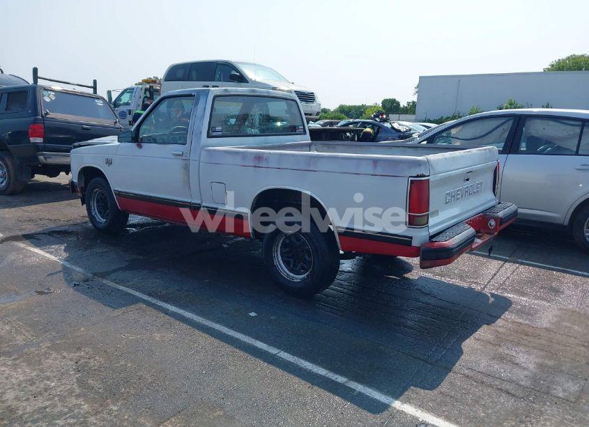 Photo 3 of 1984 Chevrolet S TRUCK S10 (VIN 1GCBS14B7E2121141)