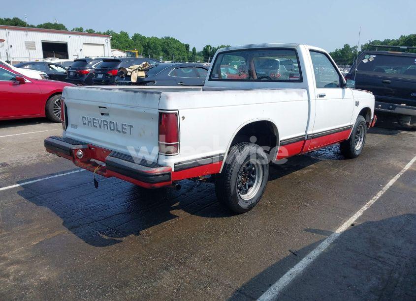 Photo 4 of 1984 Chevrolet S TRUCK S10 (VIN 1GCBS14B7E2121141)