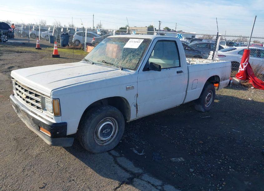 Photo 2 of 1988 Chevrolet S TRUCK S10 (VIN 1GCBS14E0J8216206)