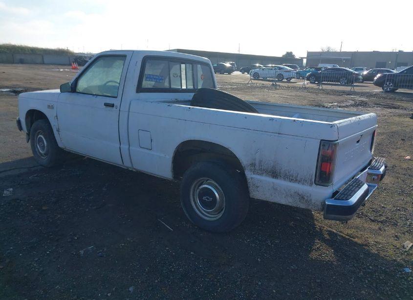 Photo 3 of 1988 Chevrolet S TRUCK S10 (VIN 1GCBS14E0J8216206)