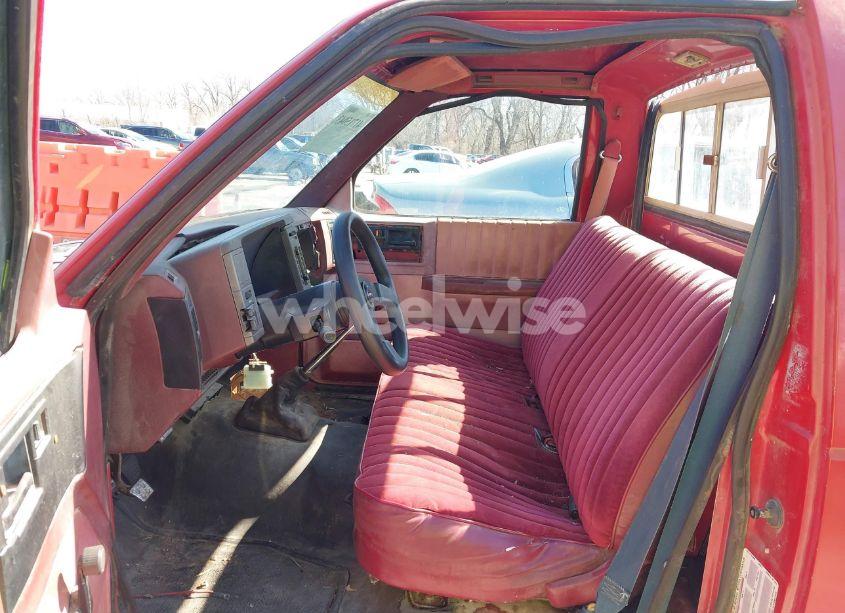 Photo 5 of 1989 Chevrolet S TRUCK S10 (VIN 1GCBS14E0K8117113)