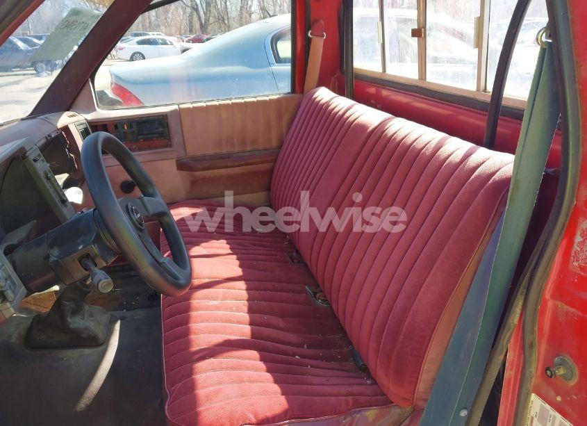 Photo 8 of 1989 Chevrolet S TRUCK S10 (VIN 1GCBS14E0K8117113)