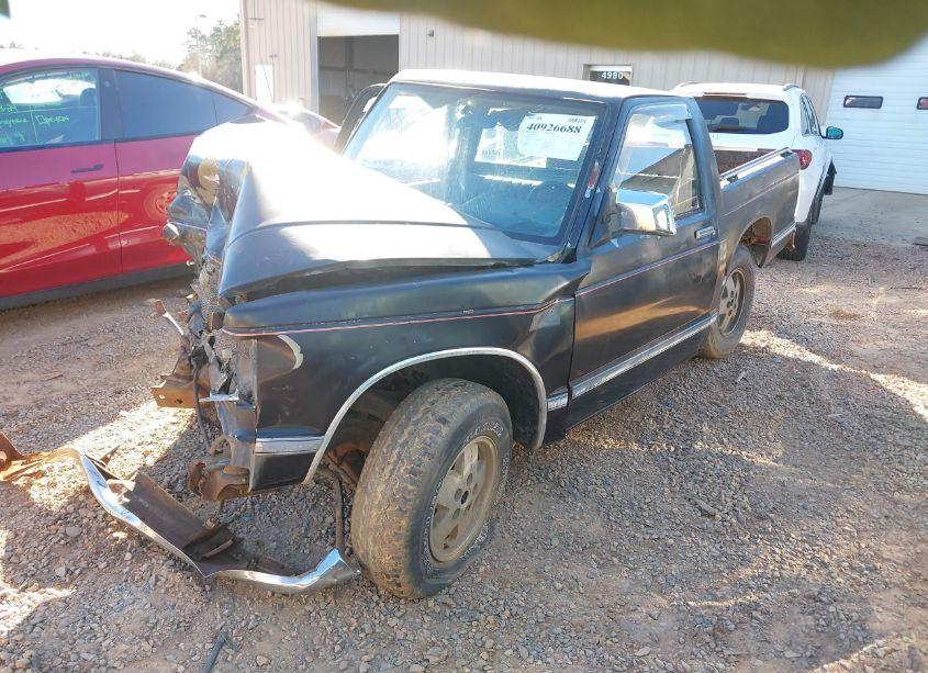 Photo 2 of 1989 Chevrolet S TRUCK S10 (VIN 1GCBS14E6K2192109)