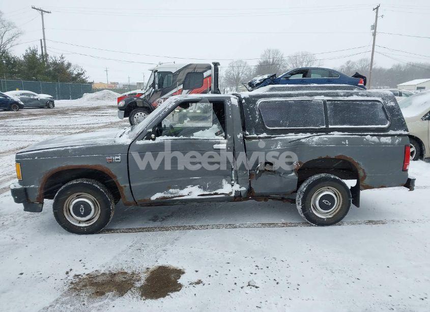 Photo 14 of 1986 Chevrolet S TRUCK S10 (VIN 1GCBS14E7G2137854)