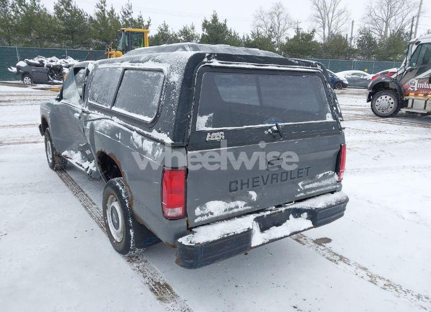 Photo 3 of 1986 Chevrolet S TRUCK S10 (VIN 1GCBS14E7G2137854)