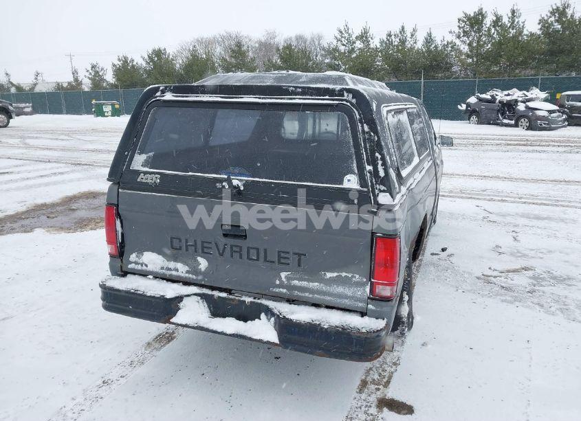 Photo 4 of 1986 Chevrolet S TRUCK S10 (VIN 1GCBS14E7G2137854)