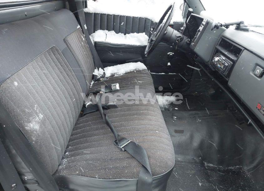 Photo 5 of 1986 Chevrolet S TRUCK S10 (VIN 1GCBS14E7G2137854)