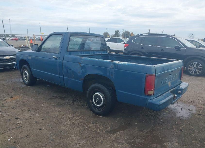 Photo 3 of 1988 Chevrolet S TRUCK S10 (VIN 1GCBS14E8J8142193)