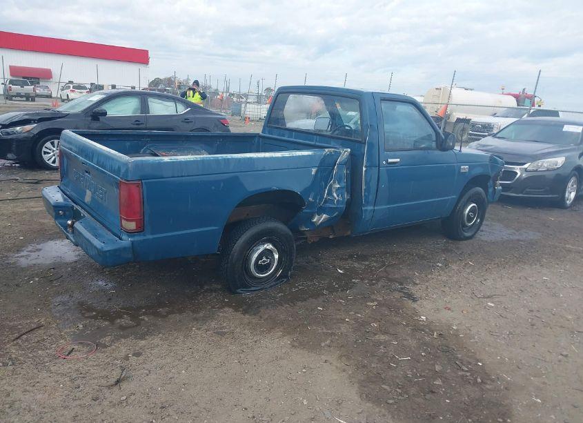 Photo 4 of 1988 Chevrolet S TRUCK S10 (VIN 1GCBS14E8J8142193)