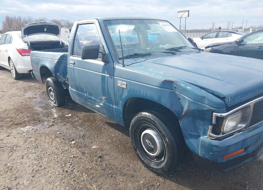 Photo 6 of 1988 Chevrolet S TRUCK S10 (VIN 1GCBS14E8J8142193)