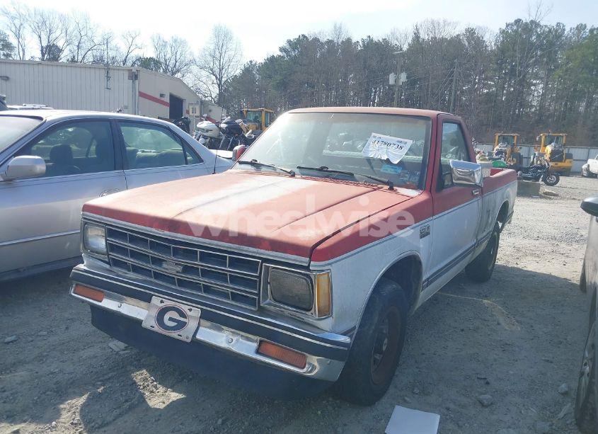 Photo 2 of 1987 Chevrolet S TRUCK S10 (VIN 1GCBS14R7H2252880)