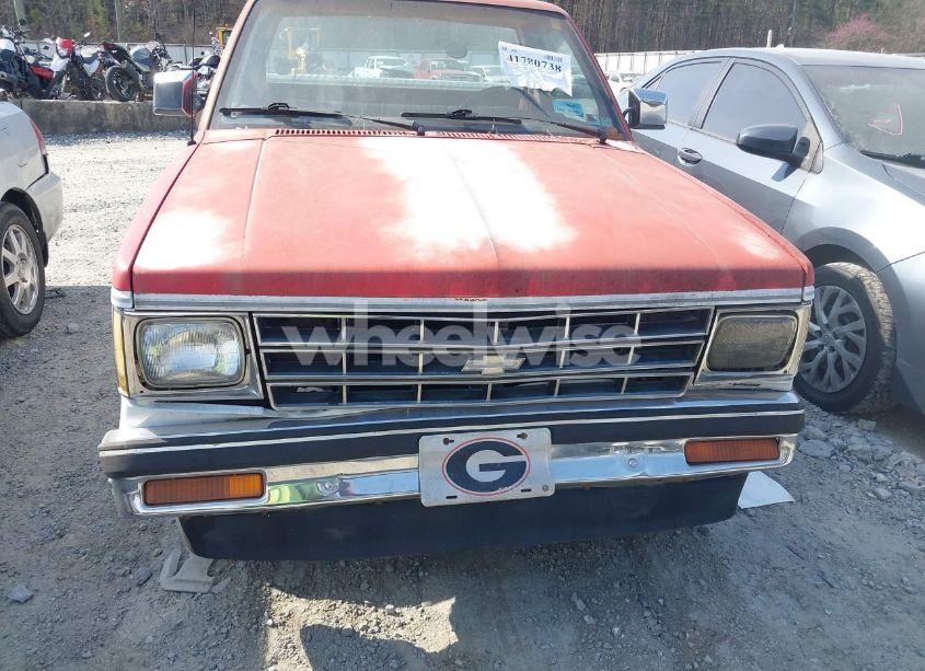 Photo 6 of 1987 Chevrolet S TRUCK S10 (VIN 1GCBS14R7H2252880)